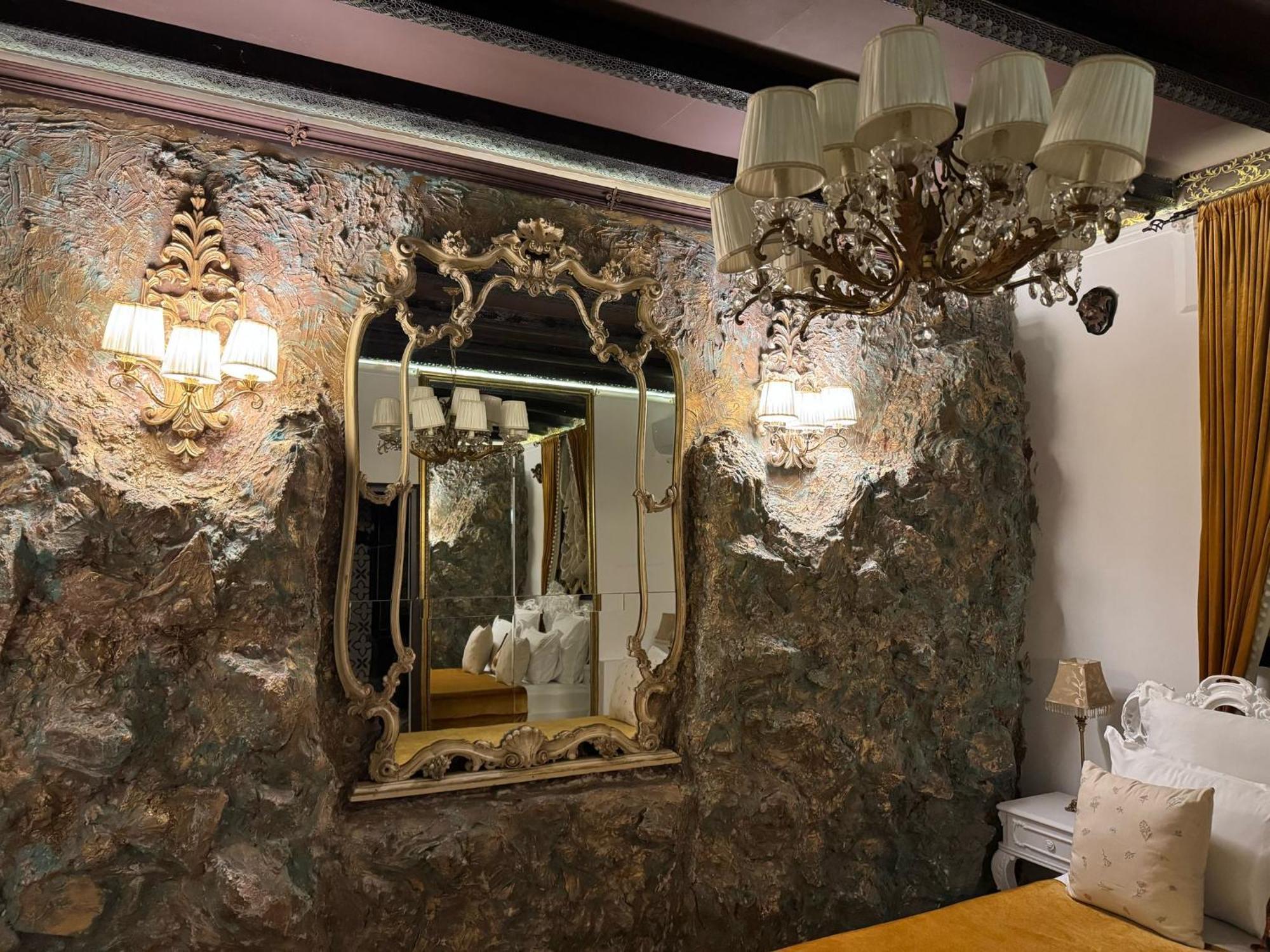 Conacul Coroanei Luxury Boutique Hotel Bükreş Dış mekan fotoğraf